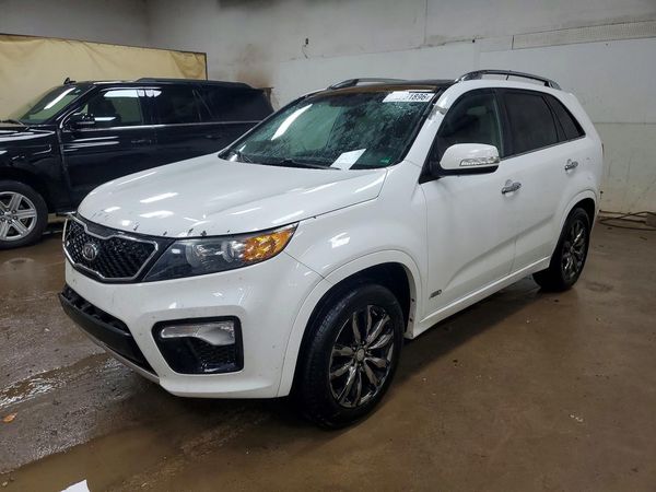 2013 KIA SORENTO — Front 3/4