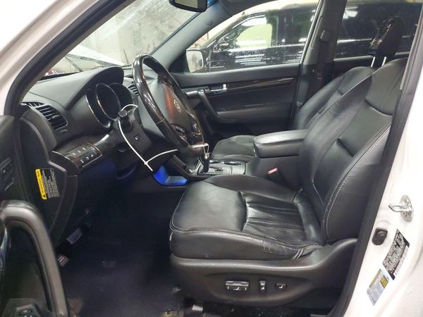 2013 KIA SORENTO — DENT