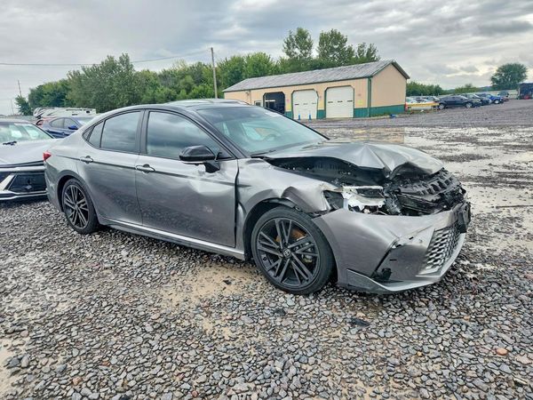 2025 TOYOTA CAMRY — Passenger 3/4