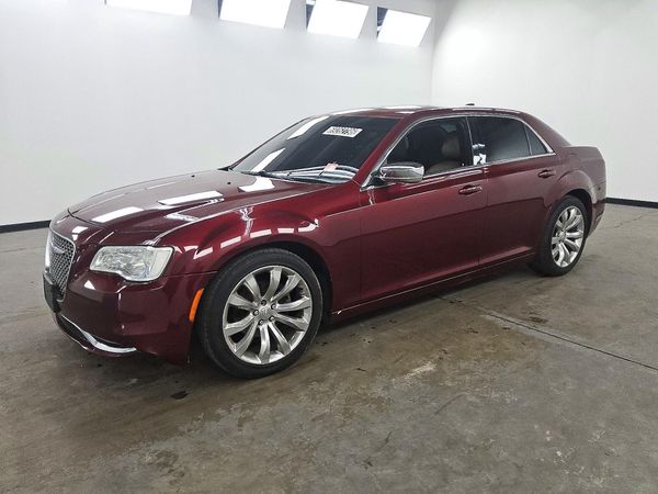 2018 CHRYSLER 300 — Front 3/4