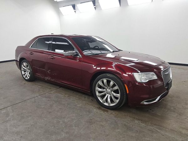 2018 CHRYSLER 300 — Passenger 3/4