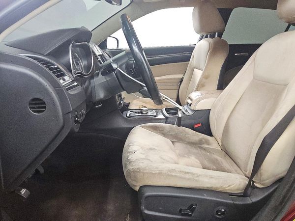 2018 CHRYSLER 300 — DENT