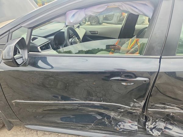 2022 TOYOTA COROLLA LE — DENT