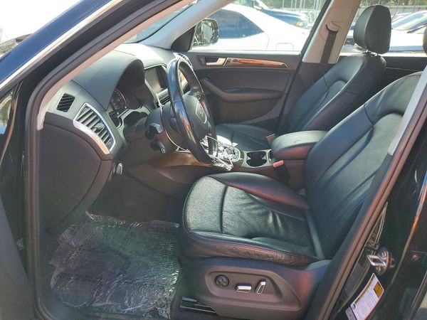 2017 AUDI Q5 quattro Premium — DENT