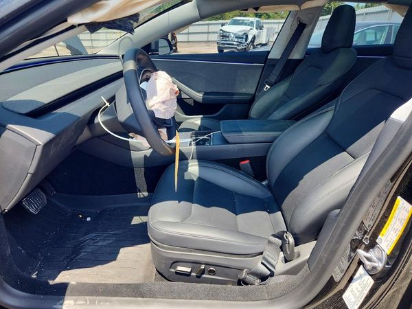 2025 TESLA MODEL 3 — DENT