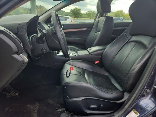 2013 INFINITI G37 — DENT