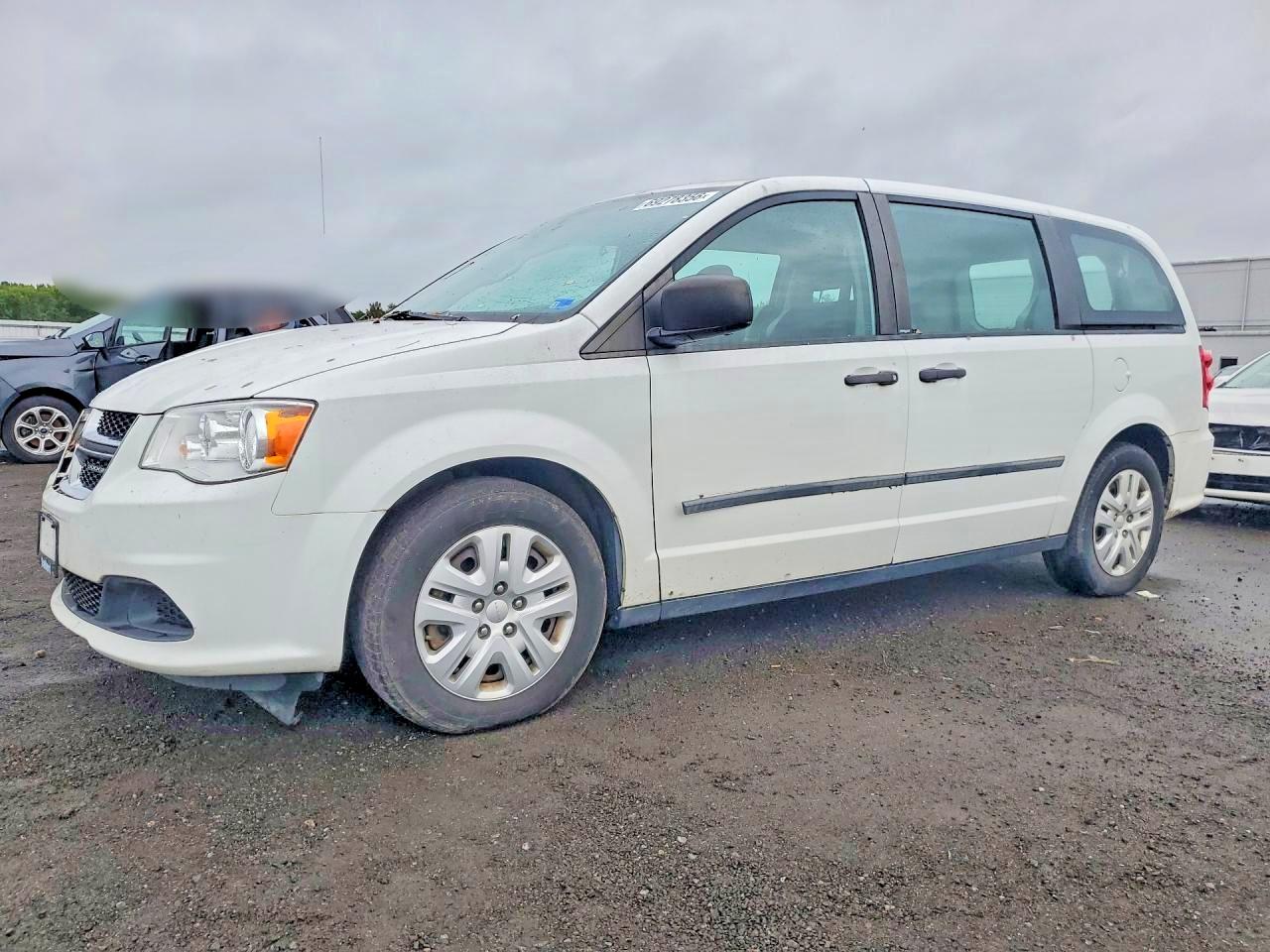 2014 DODGE GRAND CARAVAN SE — Front 3/4