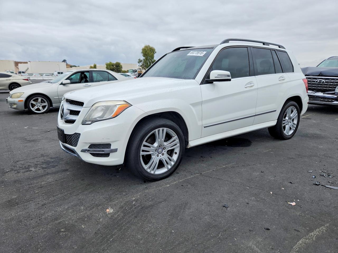 2015 MERCEDES-BENZ GLK GLK350 4-MATIC — Front 3/4