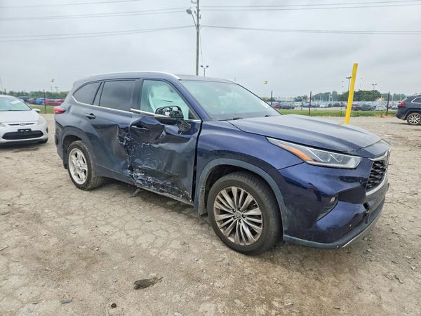 2022 TOYOTA HIGHLANDER Platinum — Passenger 3/4