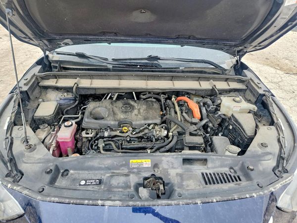 2022 TOYOTA HIGHLANDER Platinum — Engine bay