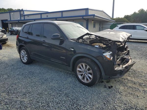 2016 BMW X3 xDrive28i — Passenger 3/4