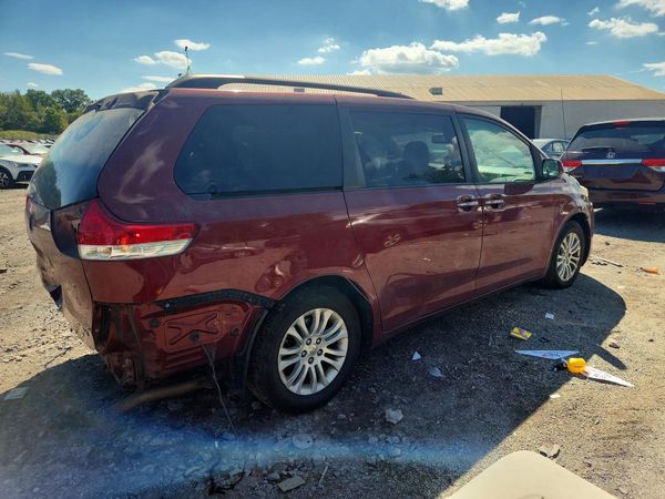 2012 TOYOTA SIENNA — PSRA