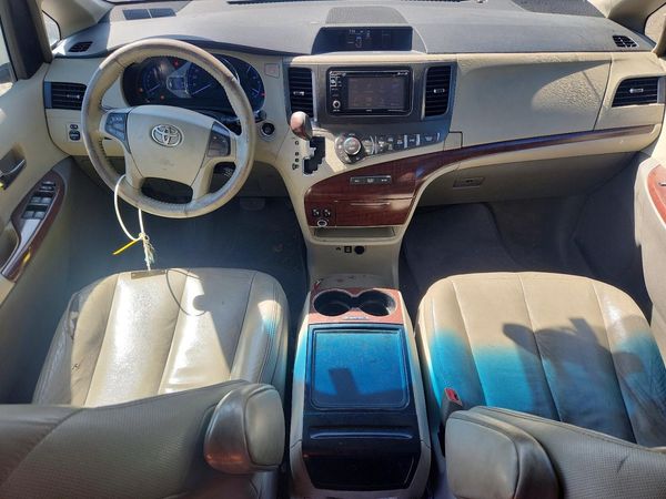 2012 TOYOTA SIENNA — CKPT