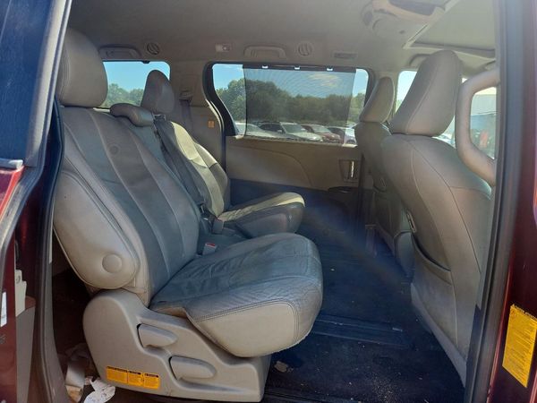 2012 TOYOTA SIENNA — PSRS