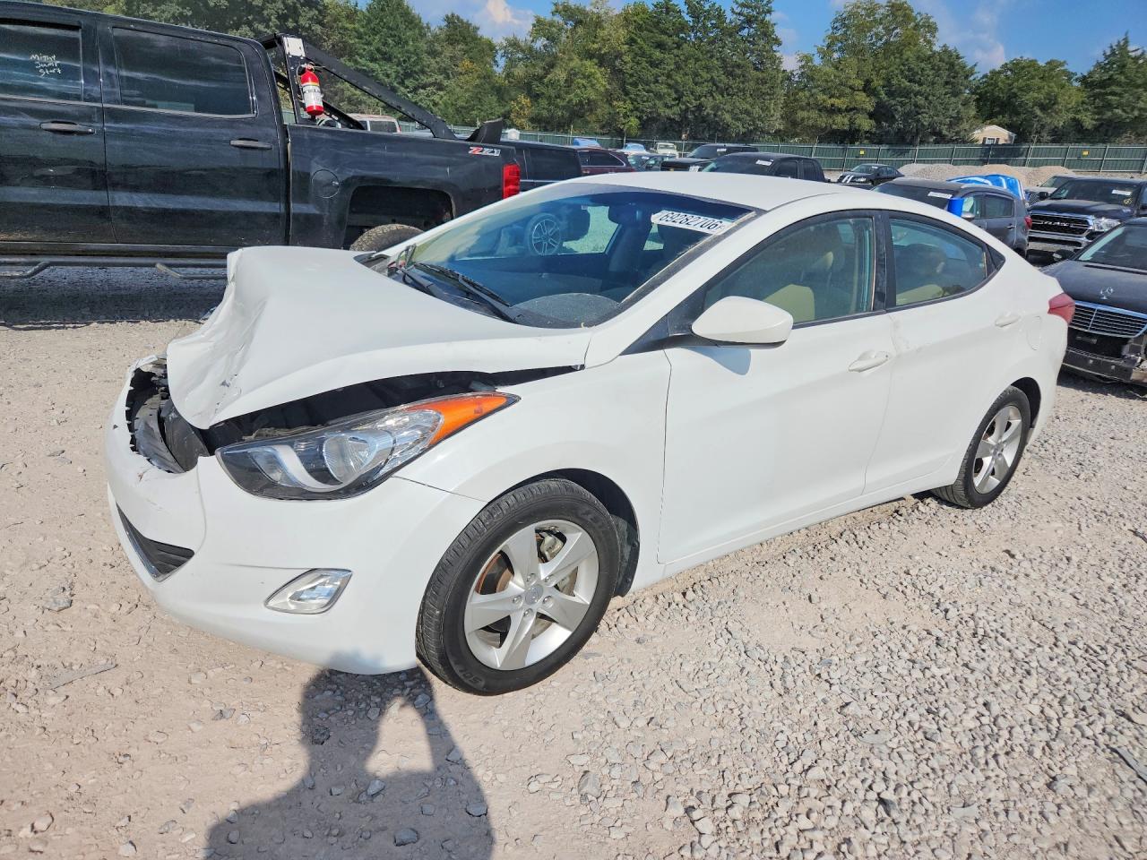 2012 HYUNDAI ELANTRA — Front 3/4