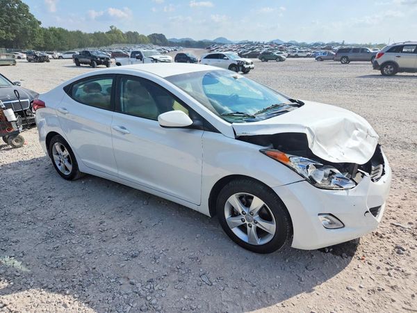 2012 HYUNDAI ELANTRA — Passenger 3/4