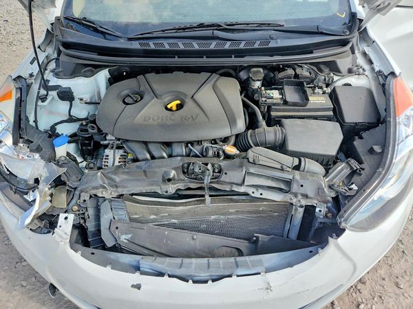 2012 HYUNDAI ELANTRA — Engine bay