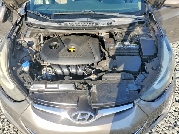 2014 HYUNDAI ELANTRA — Engine bay