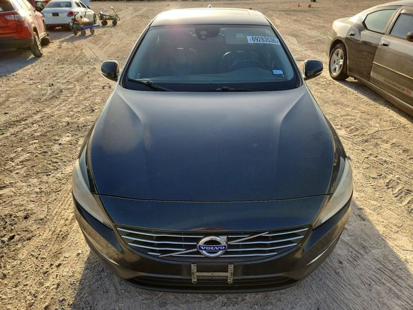 2015 VOLVO S60 Premier (non R design)