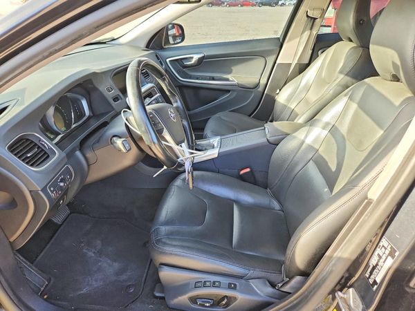 2015 VOLVO S60 Premier (non R design)