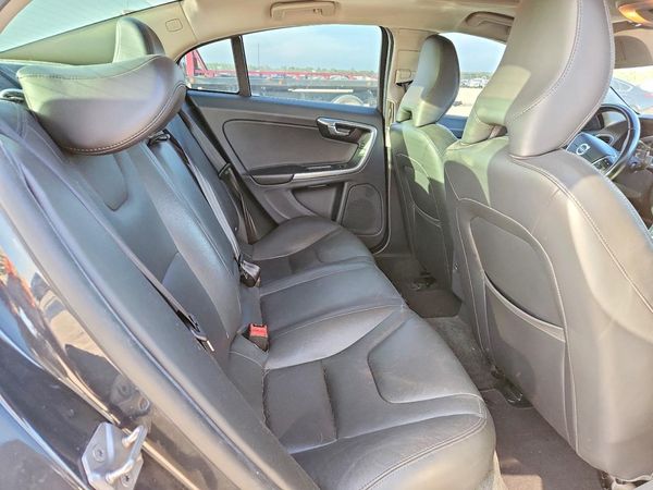 2015 VOLVO S60 Premier (non R design)