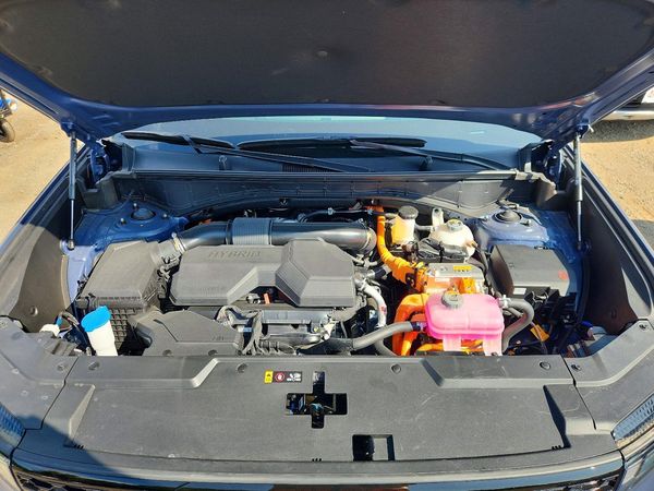 2026 HYUNDAI SANTA FE — Engine bay