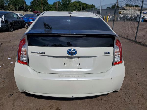 2015 TOYOTA PRIUS — DIRR