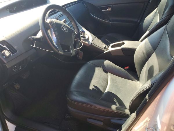 2015 TOYOTA PRIUS — DENT