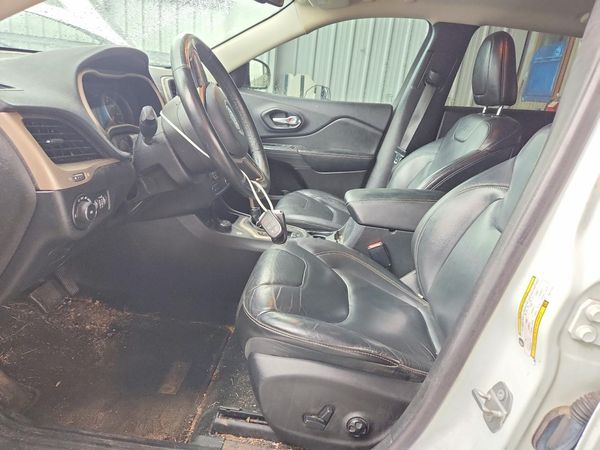 2015 JEEP CHEROKEE — DENT
