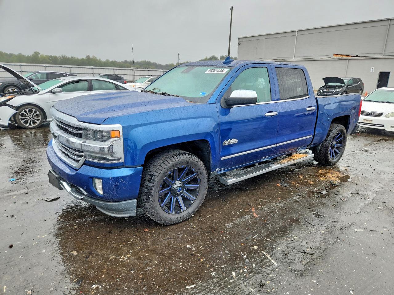 2017 CHEVROLET SILVERADO High Country — Front 3/4