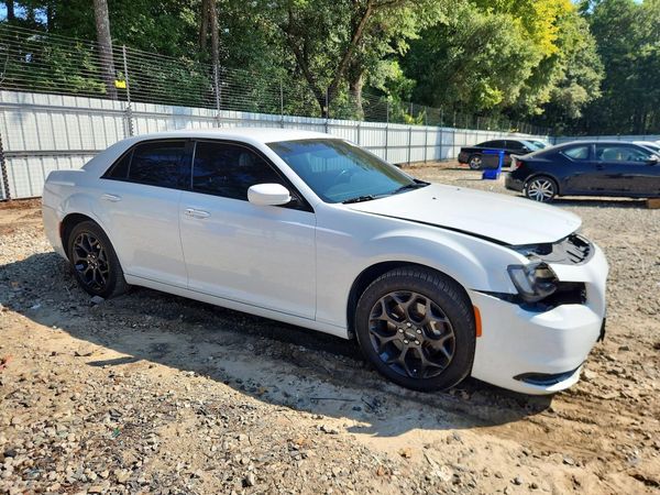 2020 CHRYSLER 300 — Passenger 3/4