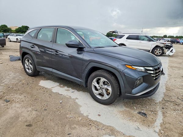 2022 HYUNDAI TUCSON SE — Passenger 3/4