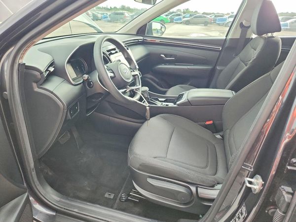 2022 HYUNDAI TUCSON SE — DENT