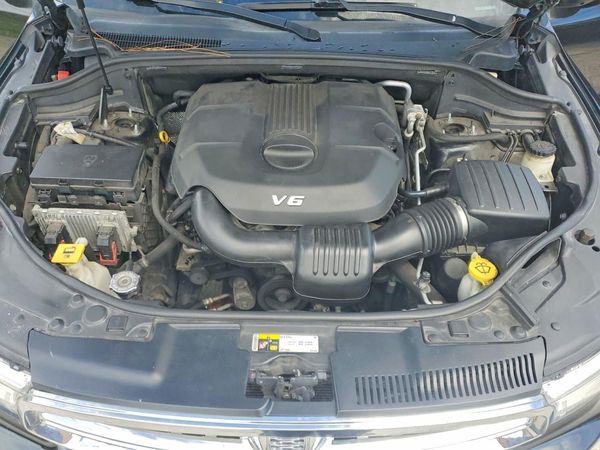 2014 DODGE DURANGO CITADEL RWD — Engine bay