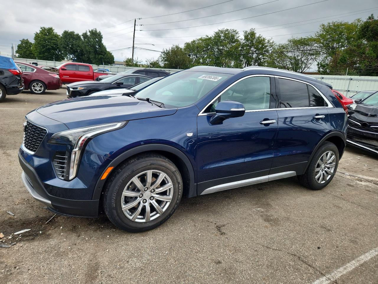 2022 CADILLAC XT4 Premium Luxury — Front 3/4