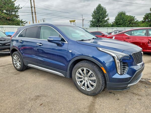 2022 CADILLAC XT4 Premium Luxury — Passenger 3/4