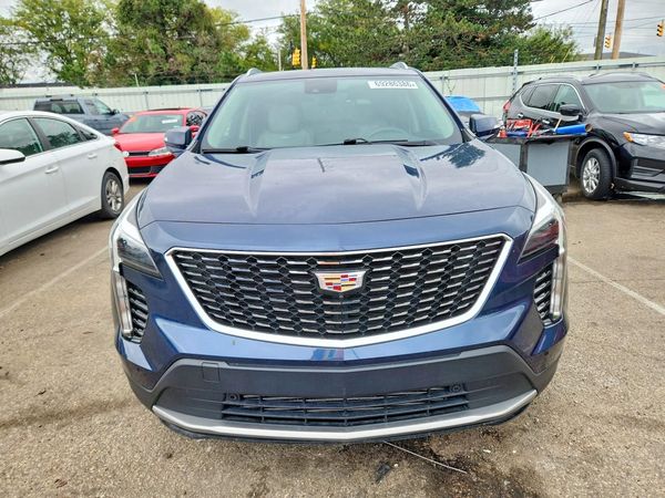 2022 CADILLAC XT4 Premium Luxury — DIRF