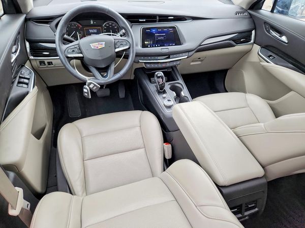 2022 CADILLAC XT4 Premium Luxury — CKPT