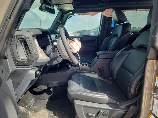 2026 FORD BRONCO Outer Banks — DENT