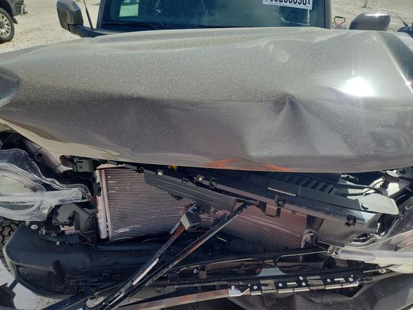 2026 FORD BRONCO Outer Banks — Engine bay