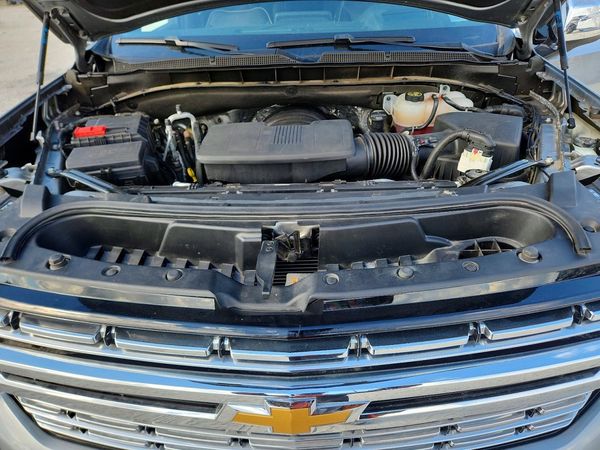 2024 CHEVROLET SUBURBAN Premier — Engine bay