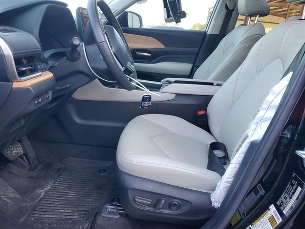 2024 TOYOTA GRAND HIGHLANDER — DENT