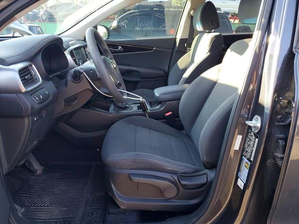 2019 KIA SORENTO L, LX, S — DENT