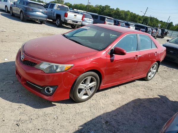 2013 TOYOTA CAMRY — Front 3/4
