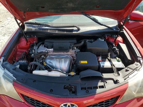 2013 TOYOTA CAMRY — Engine bay