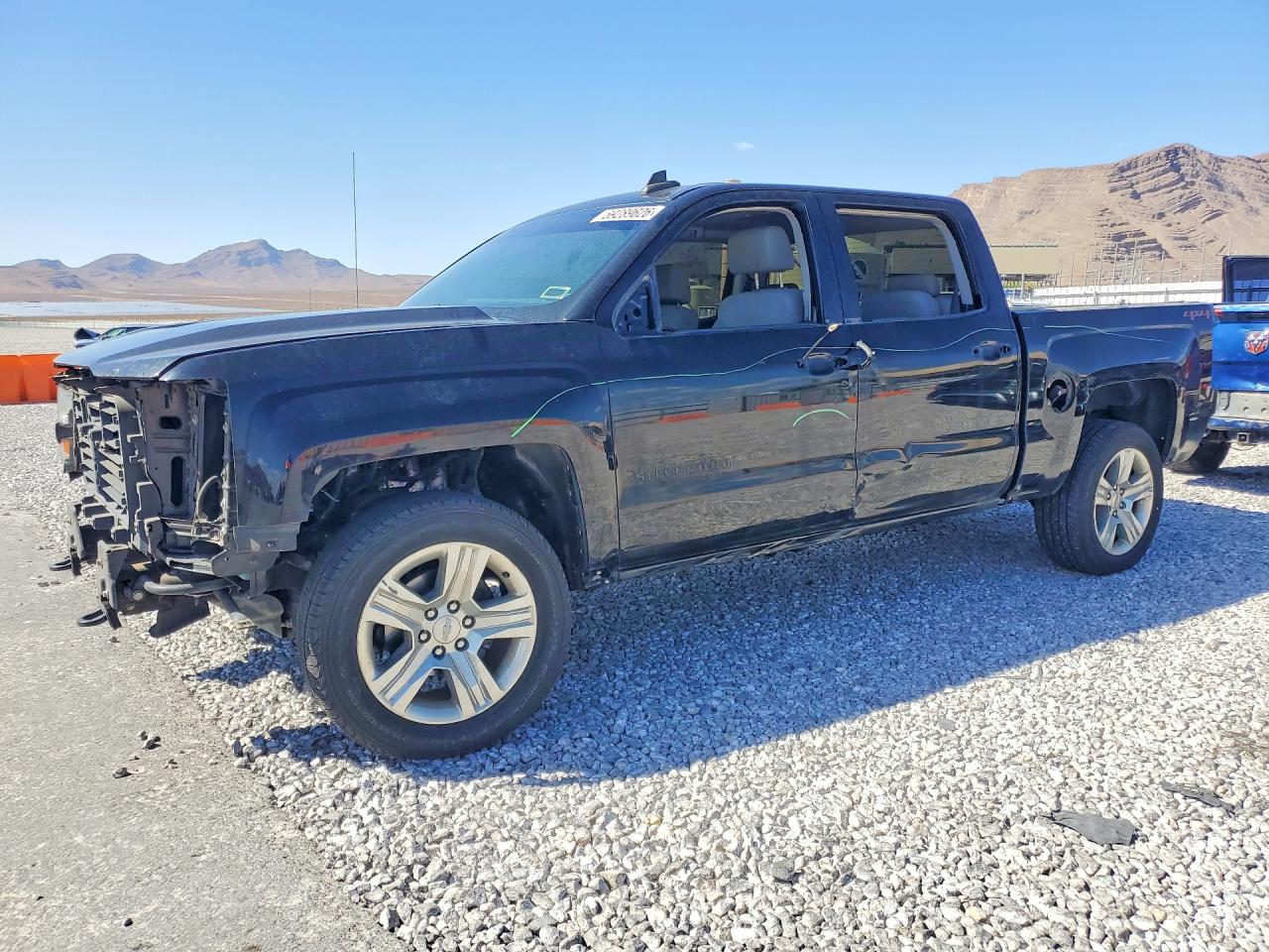 2018 CHEVROLET SILVERADO Custom — Front 3/4