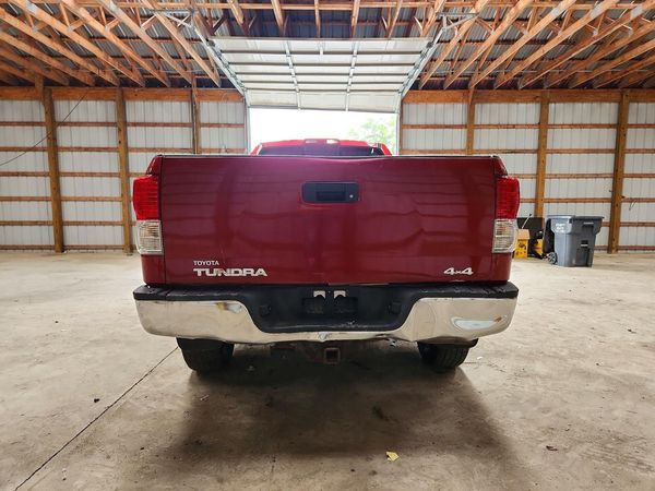 2012 TOYOTA TUNDRA Delux