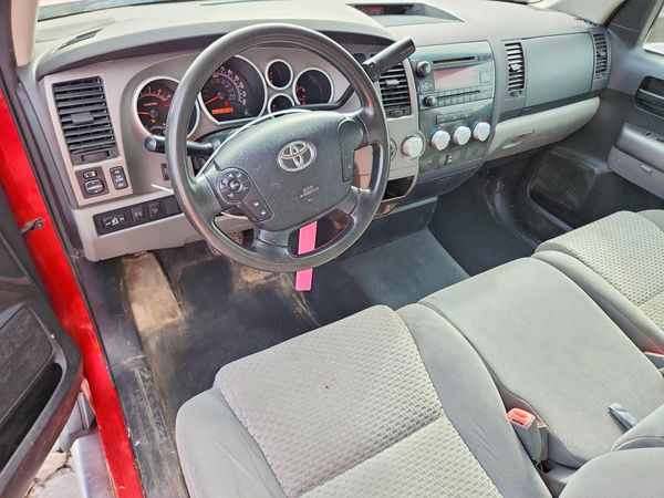 2012 TOYOTA TUNDRA Delux