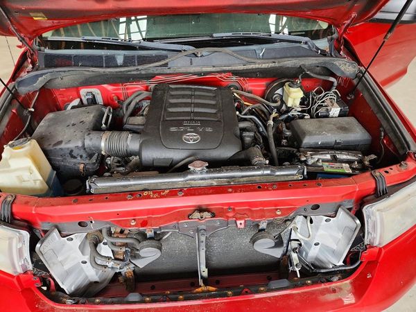 2012 TOYOTA TUNDRA Delux