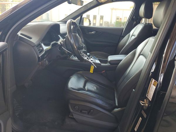 2017 AUDI Q7 — DENT